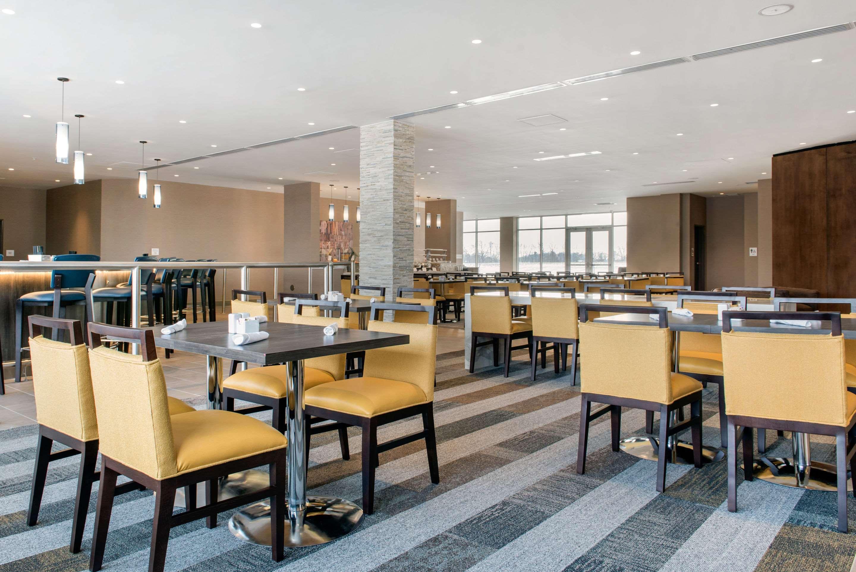 Отель Wyndham Westfield Экстерьер фото
