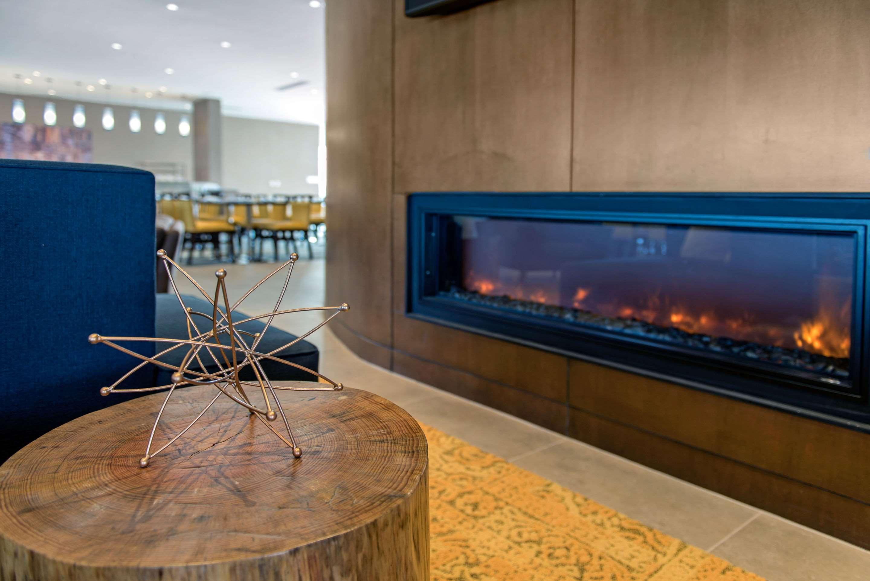 Отель Wyndham Westfield Экстерьер фото