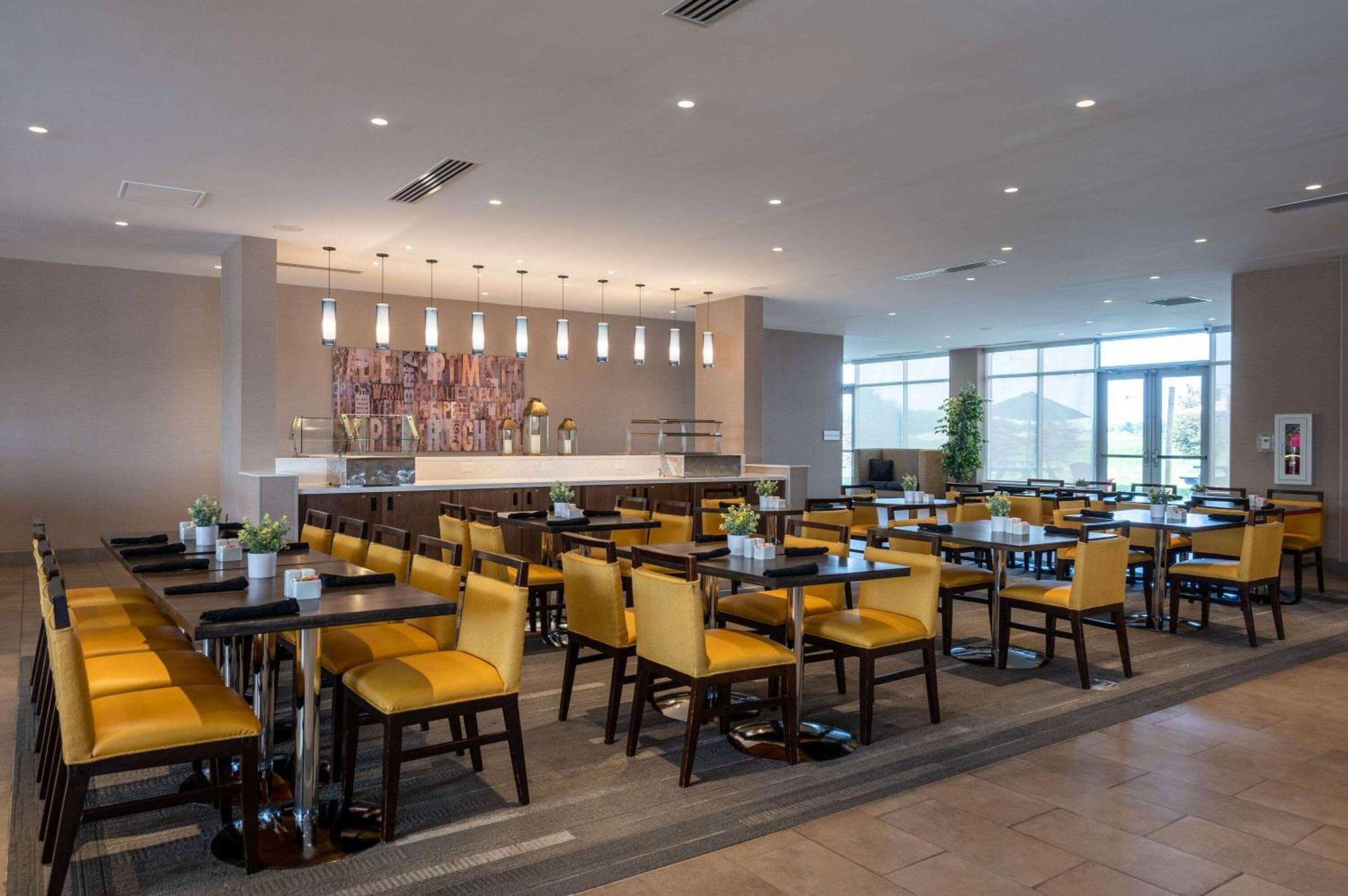 Отель Wyndham Westfield Экстерьер фото