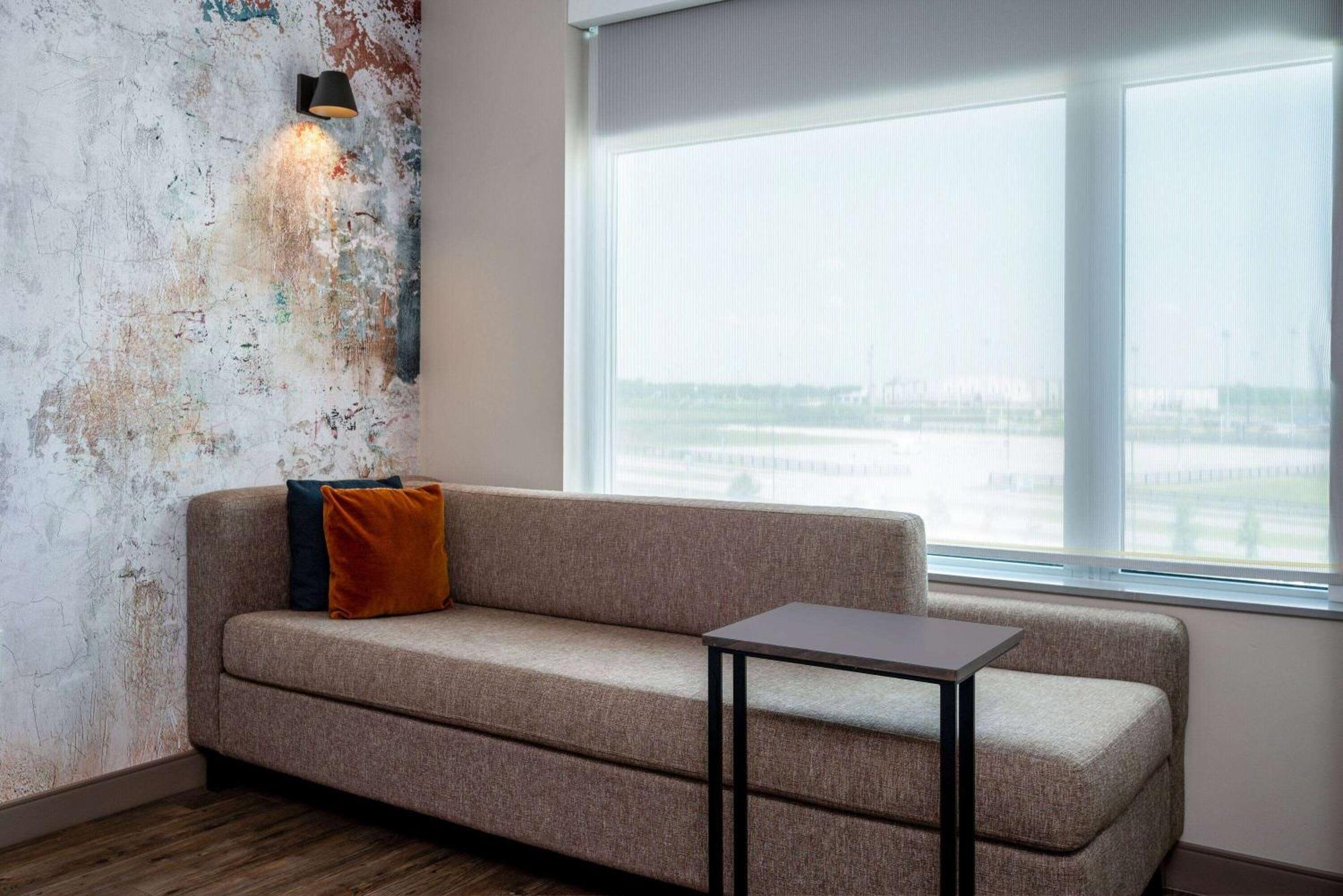 Отель Wyndham Westfield Экстерьер фото